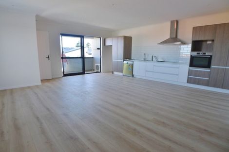 Photo of property in 5/2 Frances Bryers Road, Hobsonville, Auckland, 0616
