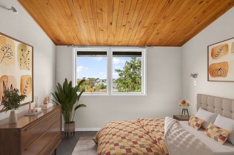 Photo of property in 17 Spencer Road, Hospital Hill, Napier, 4110
