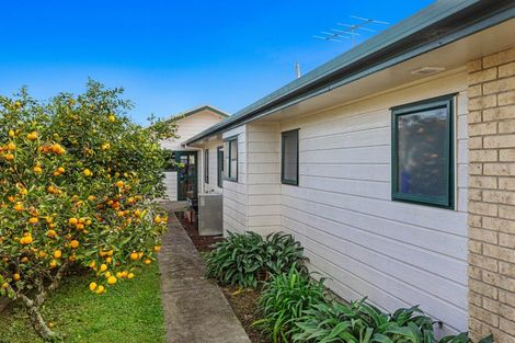Photo of property in 16 Edgewater Grove, Whakatane, 3120