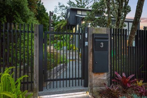 Photo of property in 3 Sandiacre Way, Browns Bay, Auckland, 0630