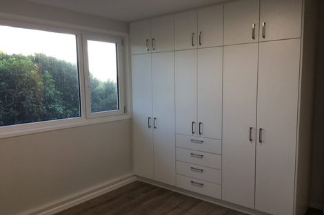 Photo of property in 11 Longcroft Terrace, Newlands, Wellington, 6037