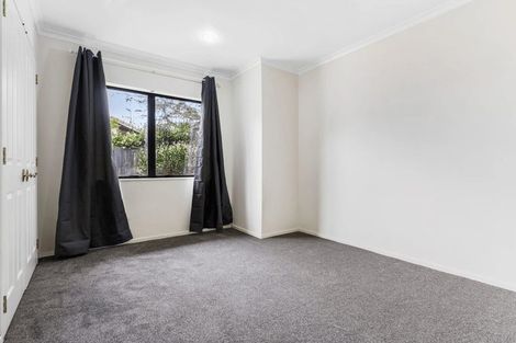 Photo of property in 27 Lothian Brae, Wattle Downs, Auckland, 2103