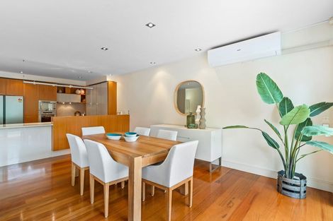Photo of property in 5/258 Hurstmere Road, Takapuna, Auckland, 0622