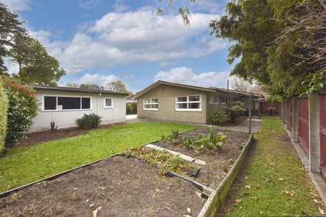 Photo of property in 19 Ashfield Place, Ilam, Christchurch, 8041
