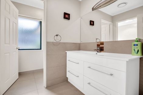 Photo of property in 13 Guernsey Place, Grandview Heights, Hamilton, 3200