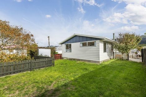 Photo of property in 30a Coates Street, Tawa, Wellington, 5028