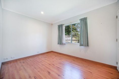 Photo of property in 2 Hillwell Drive, Henderson, Auckland, 0612