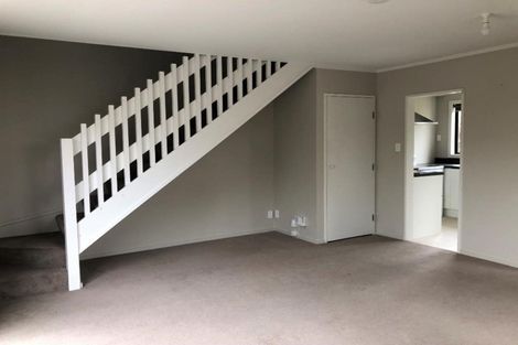 Photo of property in 33a Sunhaven Drive, Newlands, Wellington, 6037