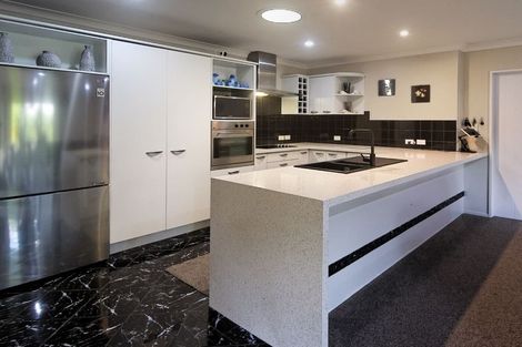 Photo of property in 7 San Vito Place, Henderson, Auckland, 0612