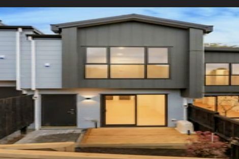 Photo of property in 1e Edgewood Way, Henderson, Auckland, 0612