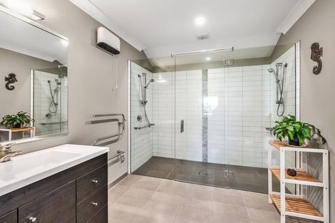 Photo of property in 4 Perrin Place, Darfield, 7510