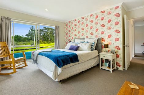 Photo of property in 1 Fleetwood Drive, Henderson, Auckland, 0612