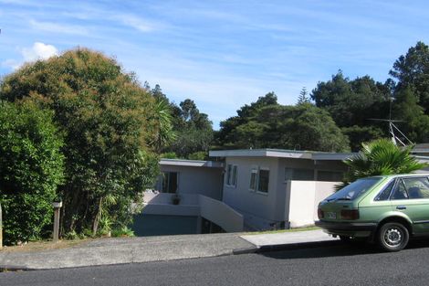 Photo of property in 13 Woodcote Drive, Glenfield, Auckland, 0629