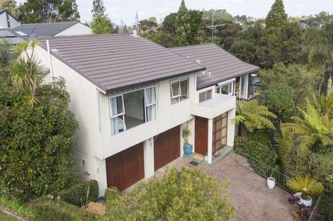Photo of property in 8 Langstone Place, Chatswood, Auckland, 0626