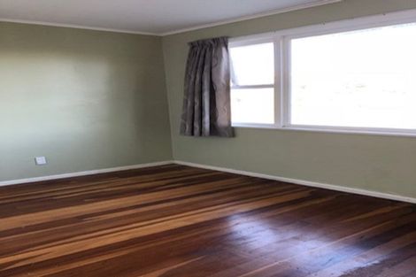 Photo of property in 147 Ruskin Road, Newlands, Wellington, 6037