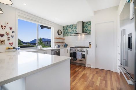 Photo of property in 4 Diamond Lane, Wanaka, 9305