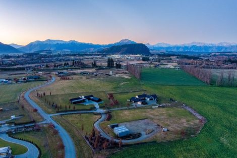 Photo of property in 14 Little Orchard Way, Wanaka, 9382