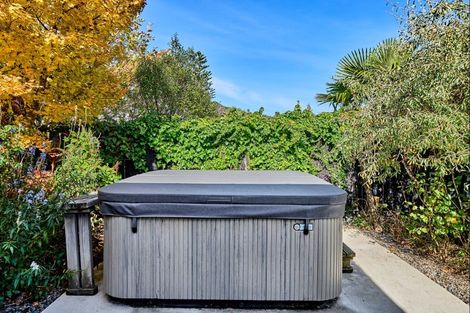 Photo of property in 68 Cheviot Road, Lowry Bay, Lower Hutt, 5013