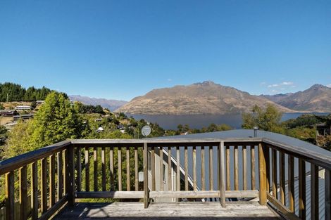 Photo of property in 32 Dart Place, Fernhill, Queenstown, 9300