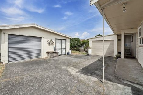 Photo of property in 32 Lawrie Avenue, Pukekohe, 2120