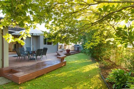 Photo of property in 7 Christensen Place, Forrest Hill, Auckland, 0620