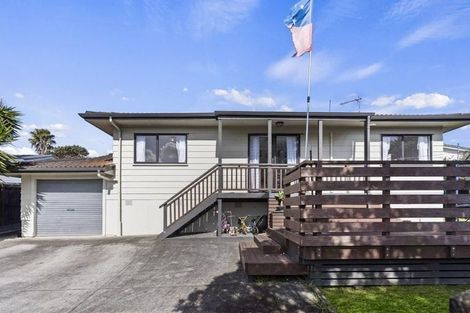 Photo of property in 6 Katrina Place, Massey, Auckland, 0614