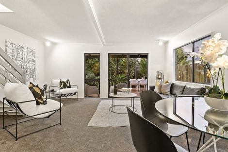 Photo of property in 2/66a Birkdale Road, Birkdale, Auckland, 0626