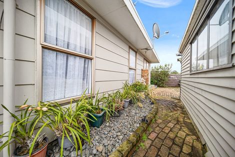 Photo of property in 40 Mckinstry Avenue, Mangere East, Auckland, 2024
