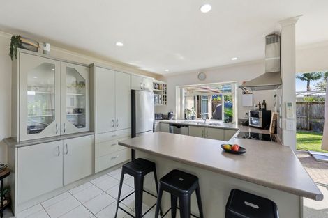 Photo of property in 32 Highfields Terrace, Henderson, Auckland, 0612