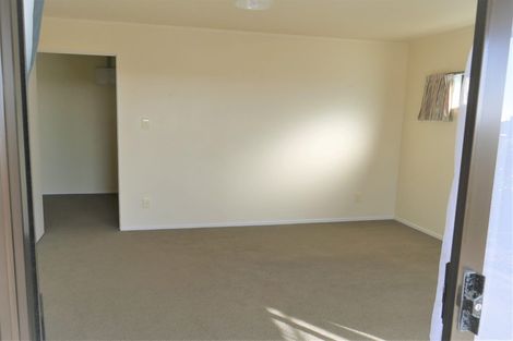 Photo of property in 16 Orewa Heights Crescent, Orewa, 0931