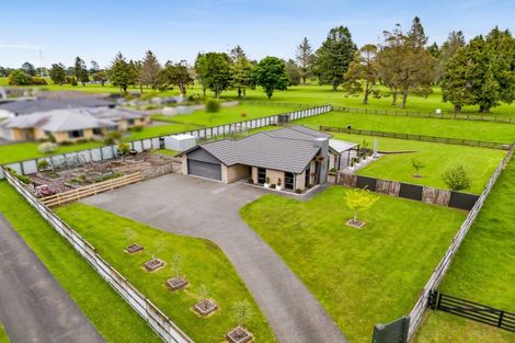 Photo of property in 34 Mercade Close, Stratford, 4332