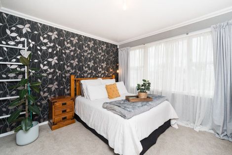 Photo of property in 16 Marsden Place, Awapuni, Palmerston North, 4412
