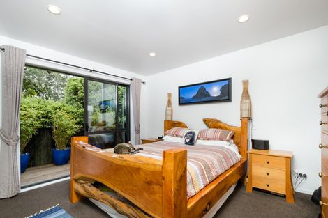 Photo of property in 24 Edgerton Road, Te Atatu Peninsula, Auckland, 0610