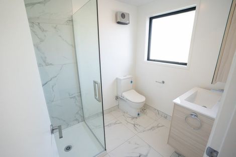 Photo of property in 2/176 Cambridge Terrace, Fairfield, Lower Hutt, 5011