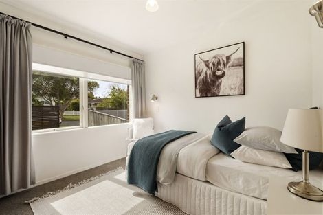 Photo of property in 8 Riviera Place, Hauraki, Auckland, 0622