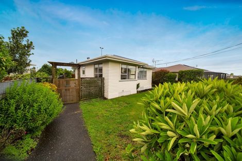 Photo of property in 25 Pacey Avenue, Hawera, 4610