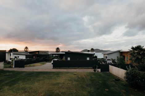 Photo of property in 10 Aarts Place, One Tree Point, 0118