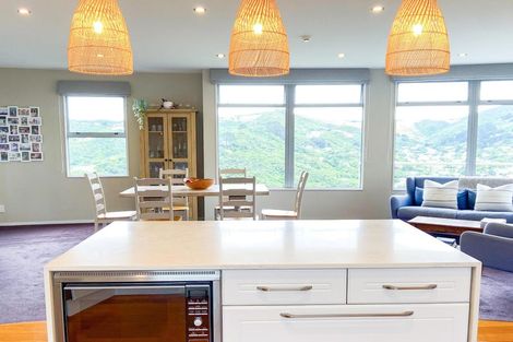 Photo of property in 9 Caughley Grove, Karori, Wellington, 6012