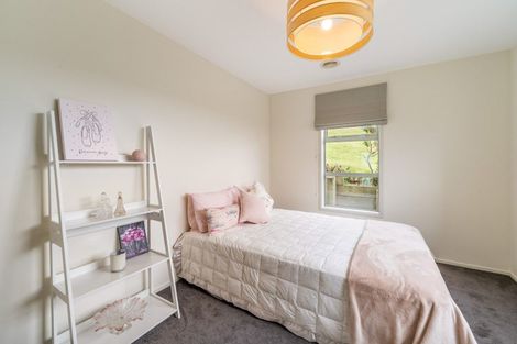 Photo of property in 10 Hollyford Place, Aotea, Porirua, 5024