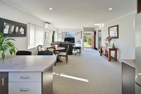 Photo of property in Parkvale Estate, 1232/8 Howard Street, Parkvale, Hastings, 4122