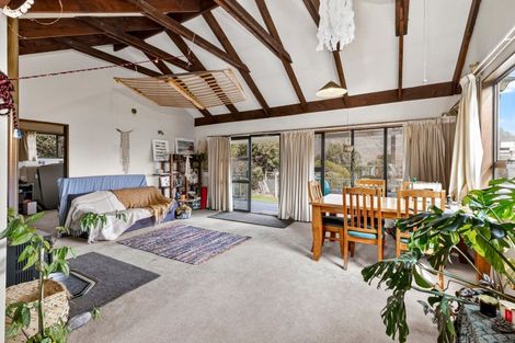 Photo of property in 229 Beacon Point Road, Wanaka, 9305