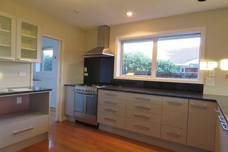 Photo of property in 9 Brookby Crescent, Avonhead, Christchurch, 8042