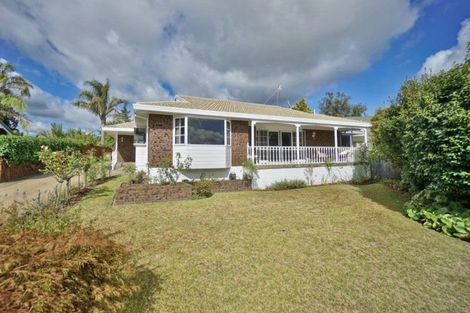 Photo of property in 16 Randell Place, Te Puke, 3119