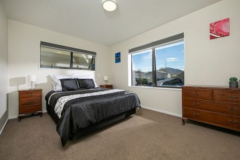 Photo of property in 8 Pukeko Place, Wanaka, 9305