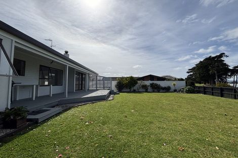 Photo of property in 96 Carnoustie Drive, Wattle Downs, Auckland, 2103