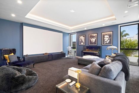 Photo of property in 90 Marine Parade, Mellons Bay, Auckland, 2014