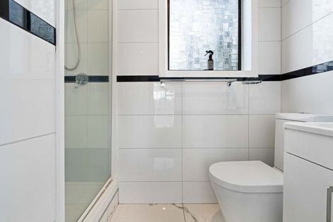 Photo of property in 2 Muir Avenue, Mangere Bridge, Auckland, 2022