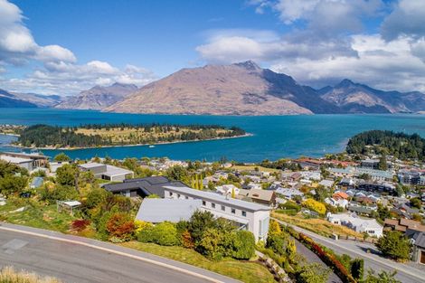 Photo of property in 2 Manchester Place, Queenstown, 9300