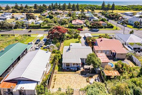 Photo of property in 40 Karaka Street, Castlecliff, Whanganui, 4501