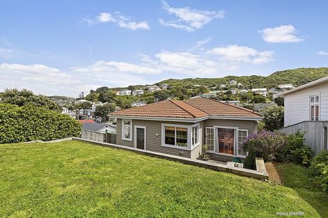 Photo of property in 85 The Parade, Island Bay, Wellington, 6023